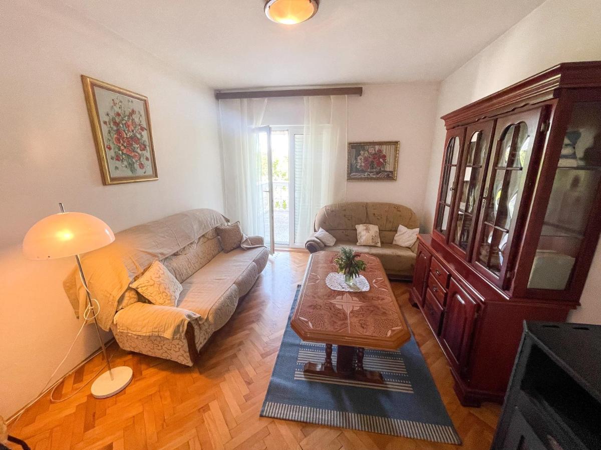 Apartmani Leonarda Jadranovo Exterior photo