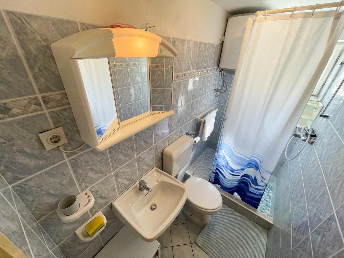 Apartmani Leonarda Jadranovo Exterior photo